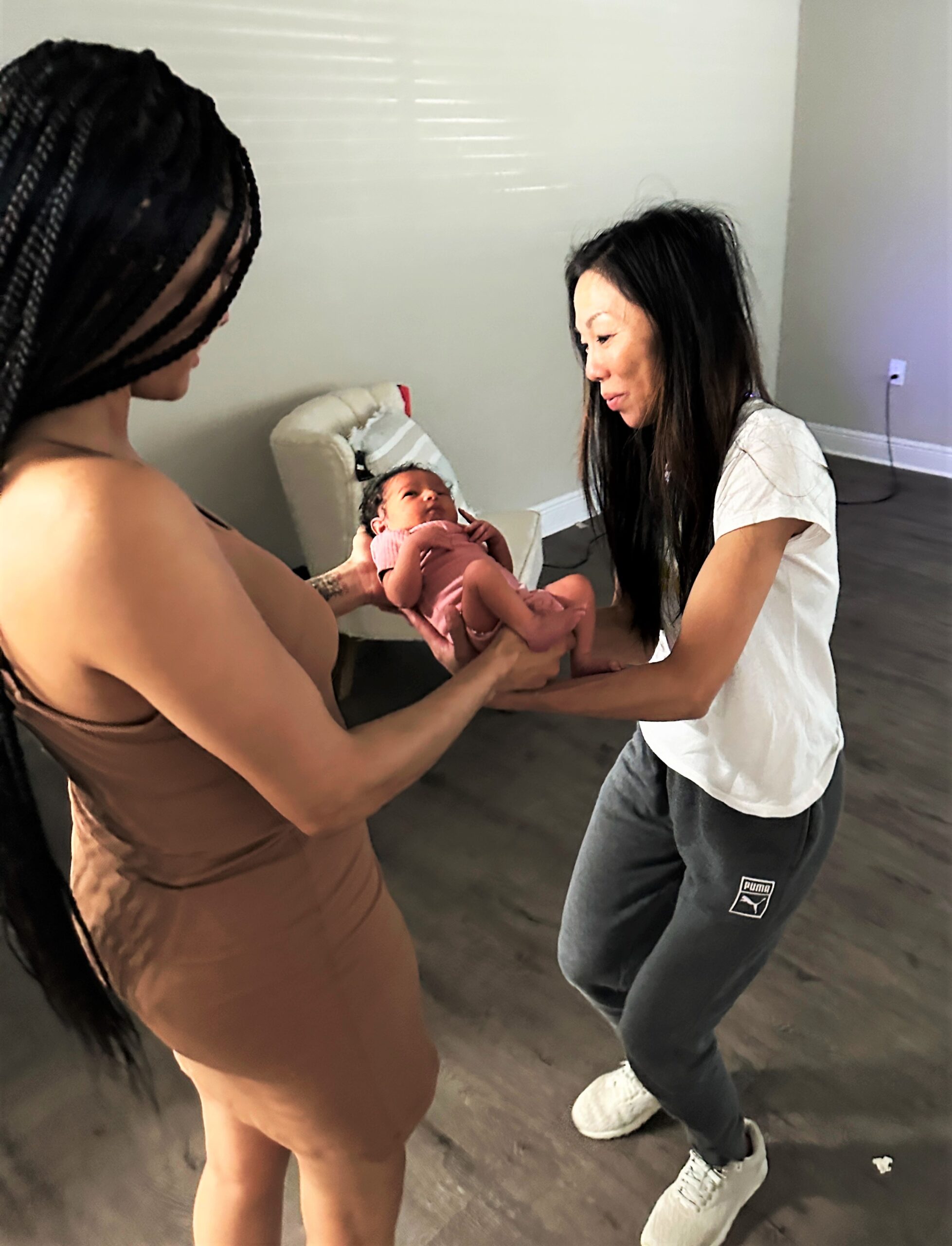 You are currently viewing Two Women Love a Baby. They Care About One Another